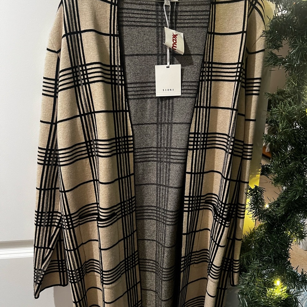 Sioni Women's Checkered Poncho - Black and Tan